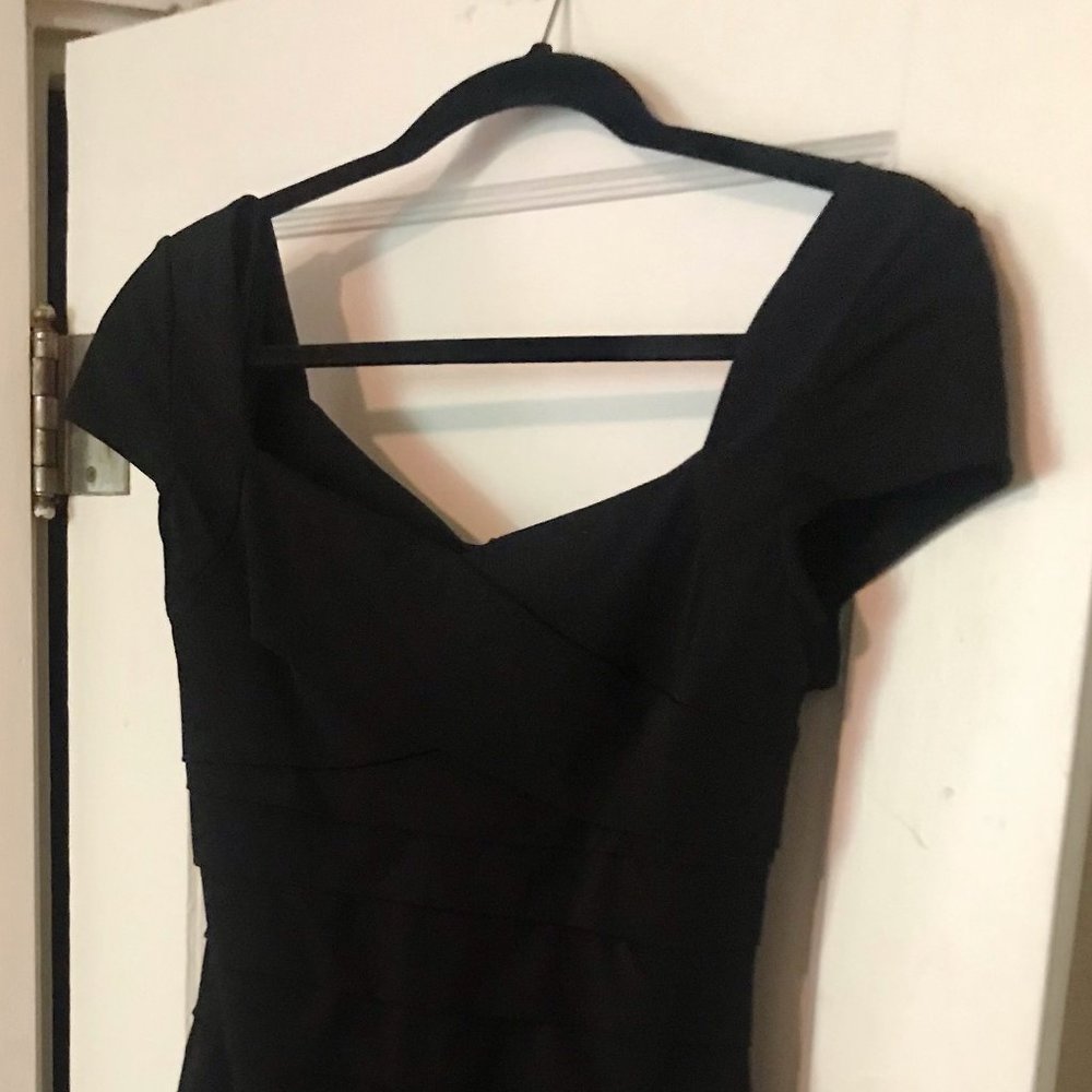 LBD - White House Black Market Cap Sleeve, Cocktail Dress - Size 6, NWOT - Picture 2 of 6